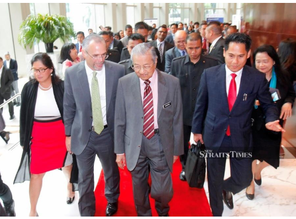 Prime Minister Tun Dr Mahathir Mohamad arrives for the American Malaysian Chamber of Commerce (AmCham) Signature Luncheon in Kuala Lumpur. -NSTP/SYARAFIQ ABD SAMAD