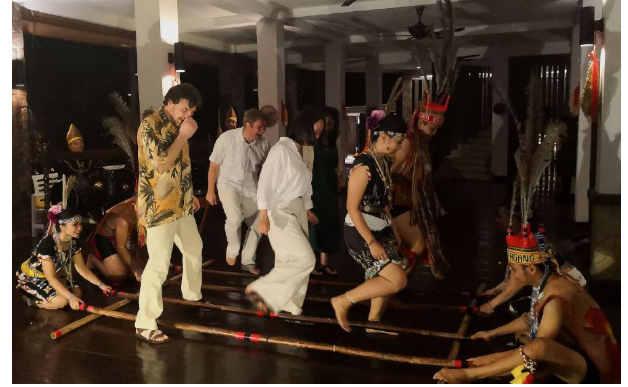 Guests entertained with cultural dances during dinner.