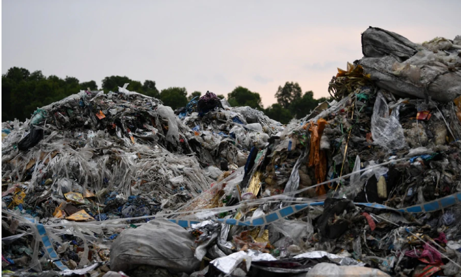 The alleged “six metre-deep plastic waste dump” cited by the BBC and Daily Mail Online is actually a waste material site operated by a legitimate company which processes garbage into fuel, Bernama reported. BERNAMA photo