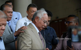 The fourth day of Datuk Seri Najib Razak’s trial today saw the prosecution and defence getting into a protracted argument on the submission of items seized by Bank Negara Malaysia (BNM) officials during a raid on the AmBank Group office in Jalan Raja Chulan on July 6, 2015. Pic by NSTP/MOHAMAD SHAHRIL BADRI SAALI